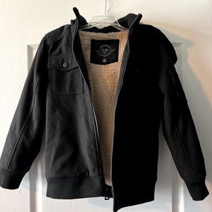 Urban Republic black Sherpa-lined boys jacket size: M